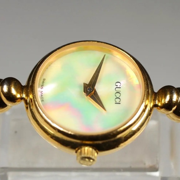 Gorgeous Gucci Pearl and Gold Watch - Picture 9 of 9